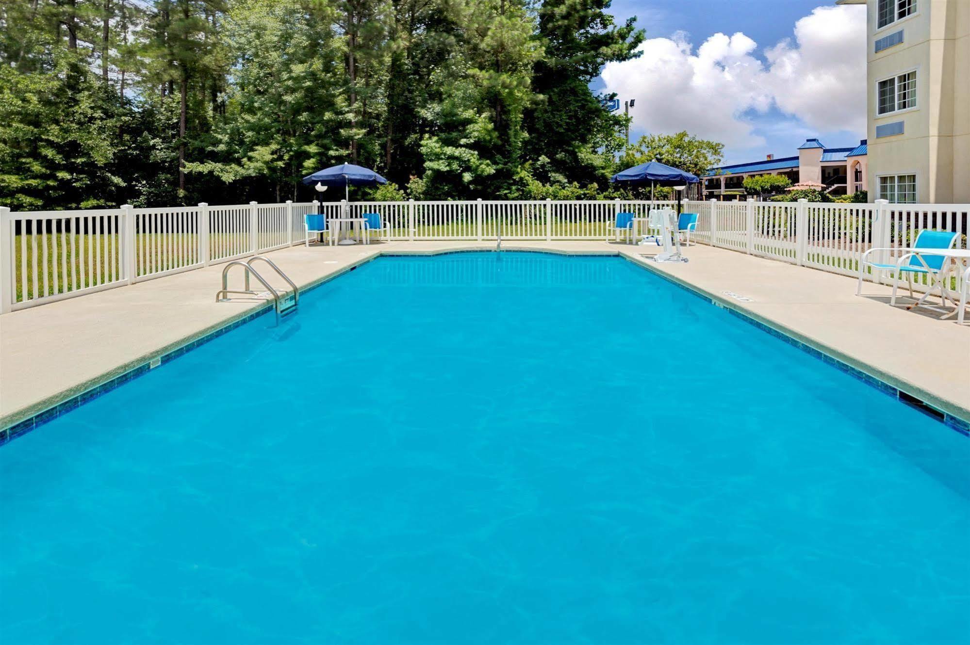Microtel Inn & Suites By Wyndham Walterboro Exterior photo