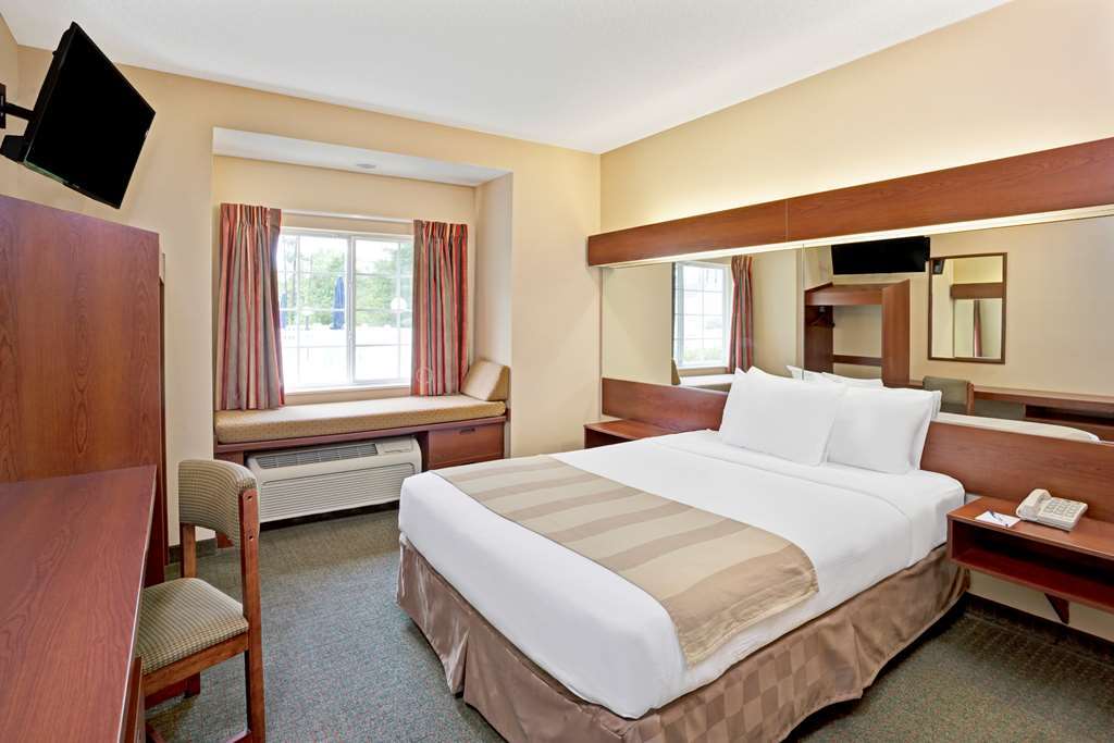 Microtel Inn & Suites By Wyndham Walterboro Room photo